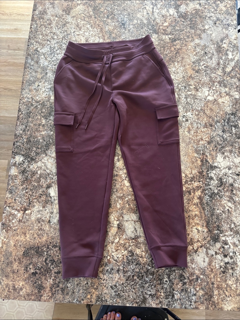 32 Degrees Women's Cargo Joggers - Burgundy